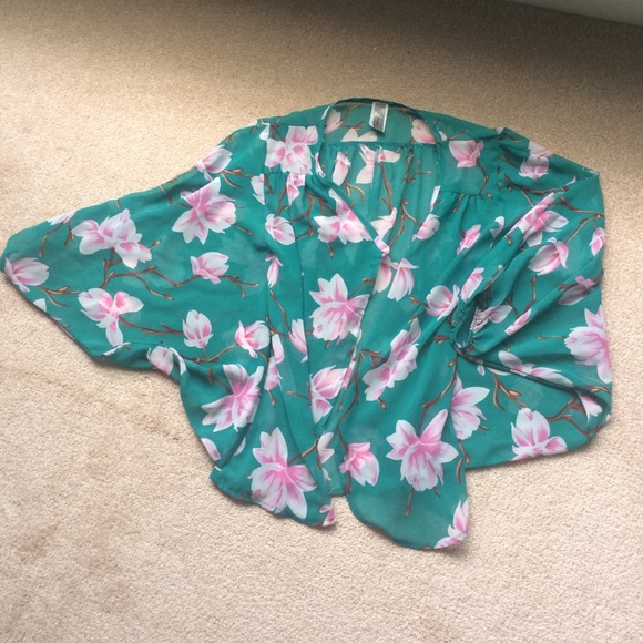 Short length kimono top