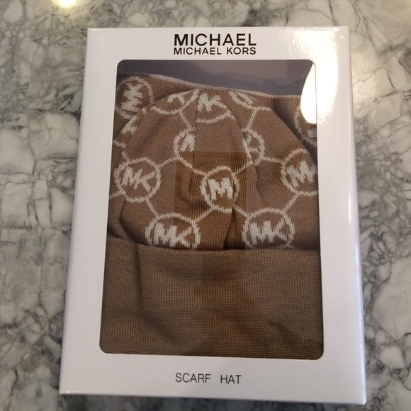 Michael Kors Accessories - NWT Michael Kors hat & scarf set