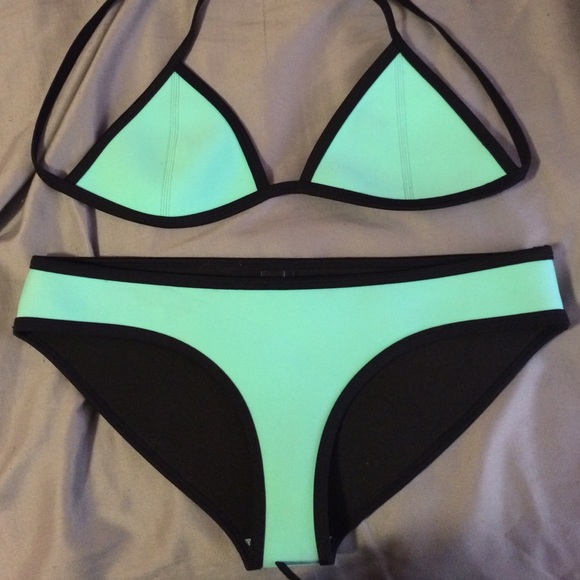 TRIANGL BIKINI - Picture 1 of 4