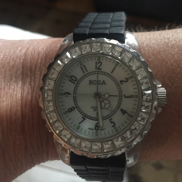 Watch - Picture 2 of 3