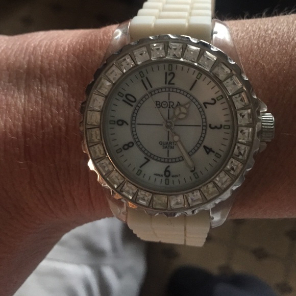 Watch - Picture 3 of 3