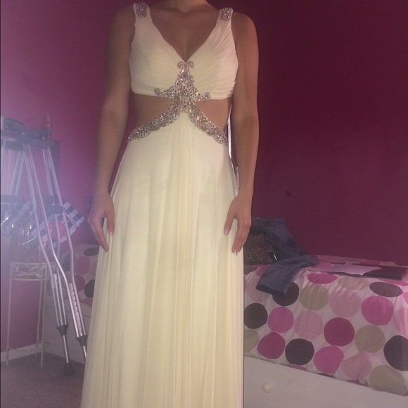 Prom dress - Picture 3 of 4