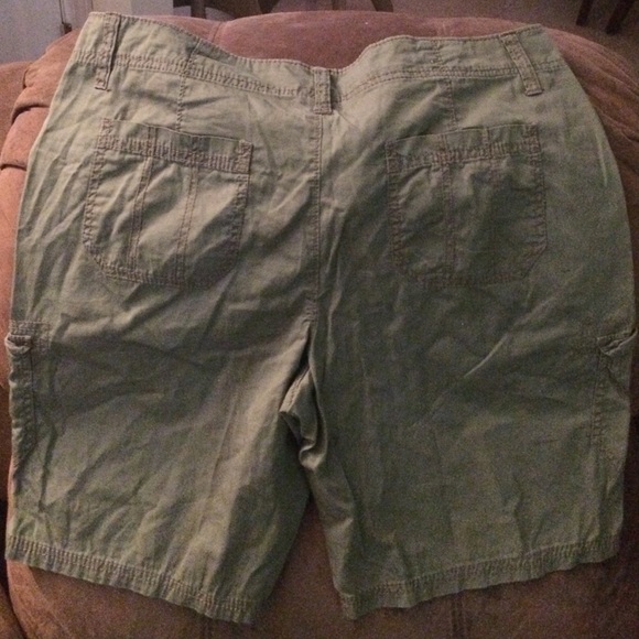 Army green shorts - Picture 2 of 2