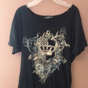 New listing! Super cute top!