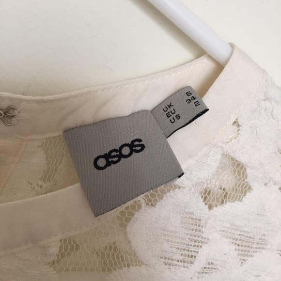 beautiful lace top in perfect condition - Picture 2 of 4