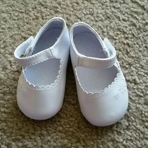 Infant girl's size 2