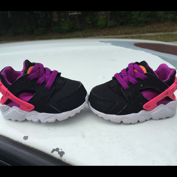Nike shoe - Picture 1 of 1
