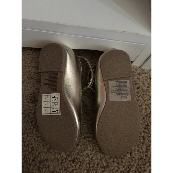 Baby Shoes (size 4) - Picture 2 of 2