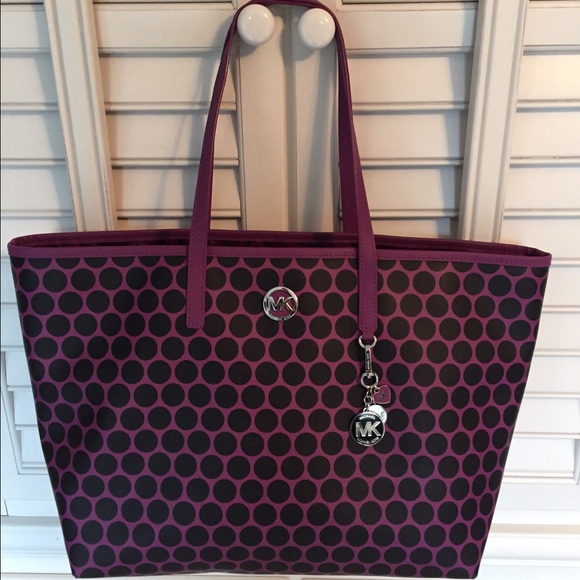 Michael Kors Handbags - 🔻REDUCED🔻NWT Michael Kors Pomegranate Kiki Tote