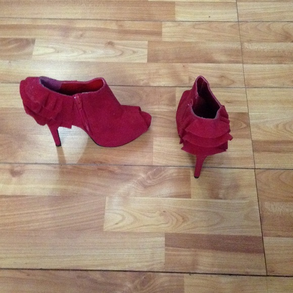 Peep toe heels