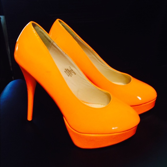 💕bright orange heels!!💚