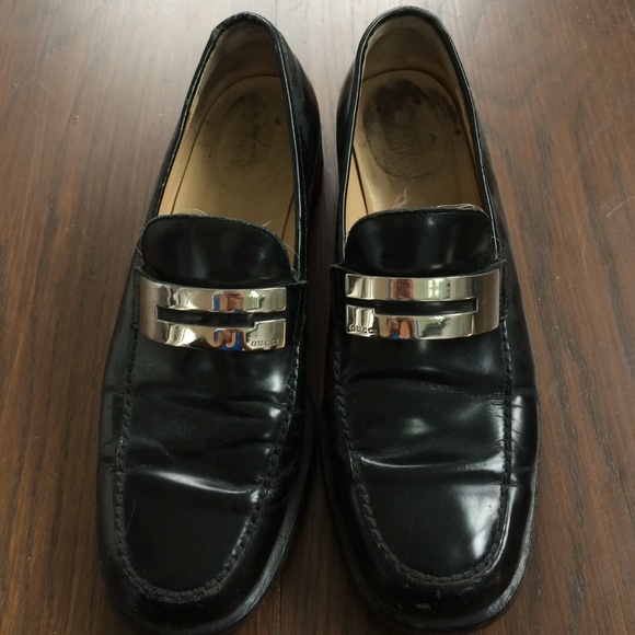 Gucci Shoes - Gucci black loafers