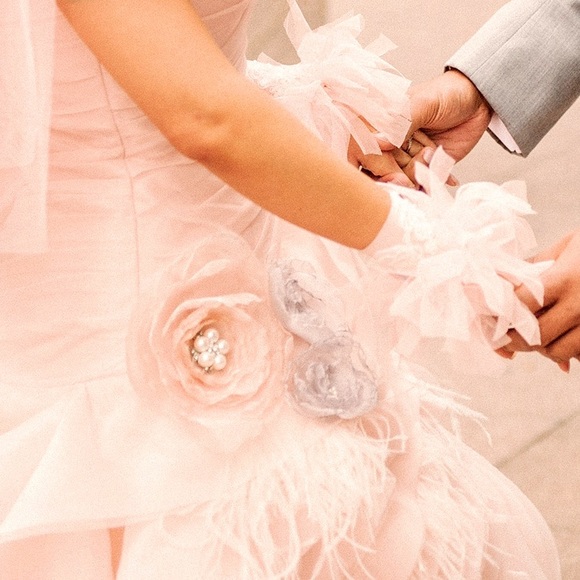 Blush Pink Vera Wang Wedding Gown - Picture 4 of 7