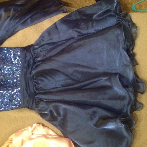 Dress - Picture 4 of 4