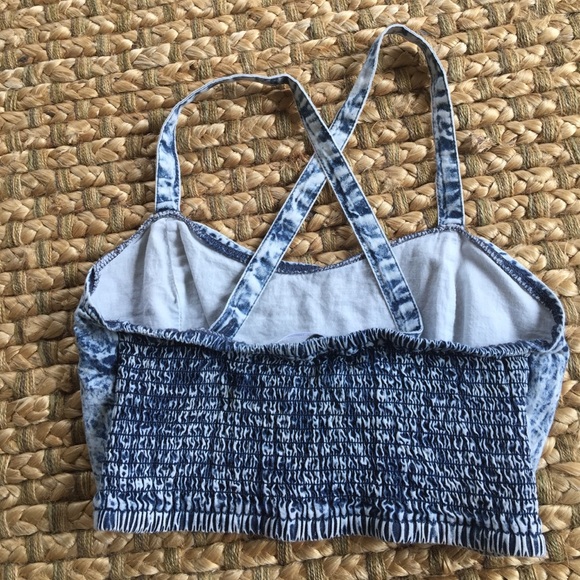 Acid wash cross cross back crop - Picture 4 of 4