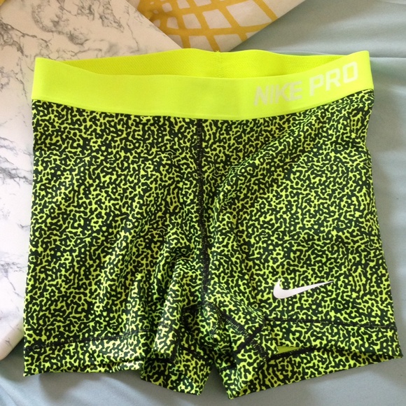 Nike pro Mezzo 3' training shorts