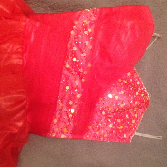 Dress - Picture 2 of 4