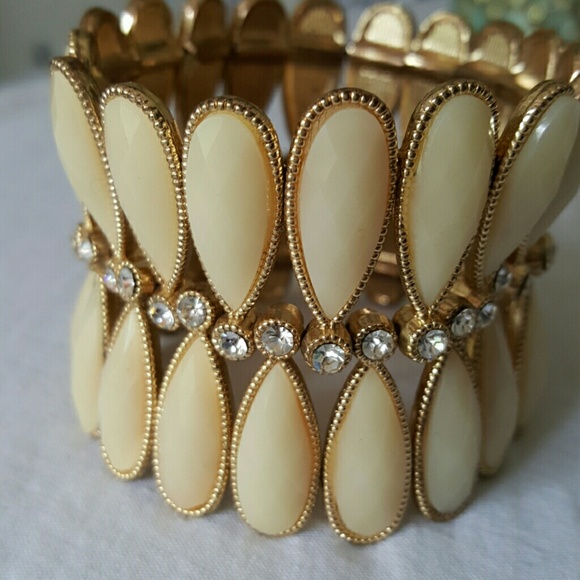 SALE! Unique Ivory/Rhinestone