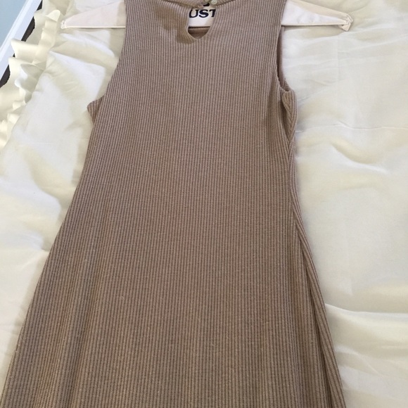 Dress - Picture 3 of 4