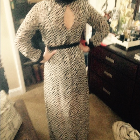 Dress - Picture 2 of 3