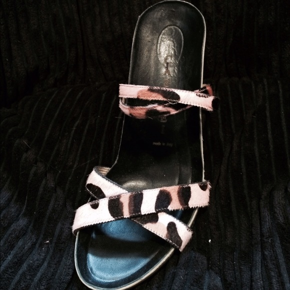 Brand New: Casadei Pink Leopard Strappy sandal - Picture 2 of 4