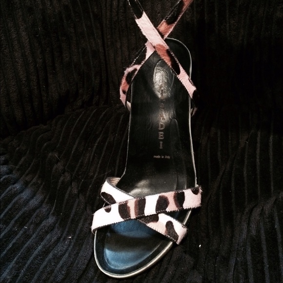 Brand New: Casadei Pink Leopard Strappy sandal - Picture 4 of 4