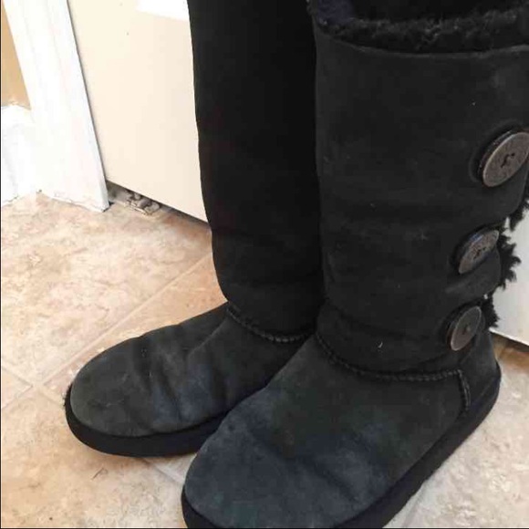 Black Bailey Button Ugg Boots