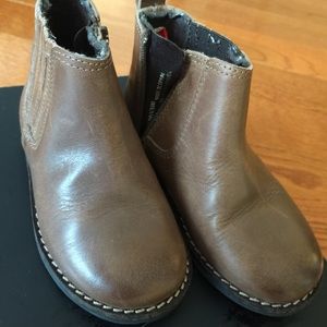 Zara baby Toddler ankle leather boots in size 21