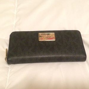 🚫SOLD🚫Micheal Kors Wallet