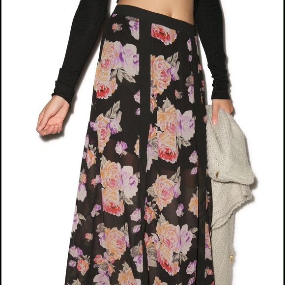 MINK PINK 🌸 Light Floral Breeze Maxi Skirt - Picture 2 of 3