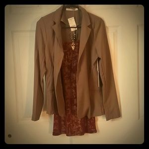 Bundle**Brown blazer w buckle tank!