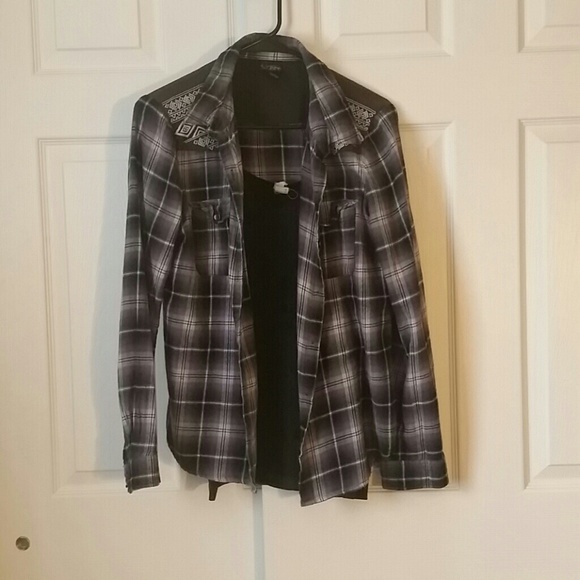 Bundle**Daytrip Flannel & Gimmicks tank