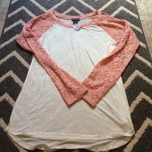 Lace baseball long sleeve tee