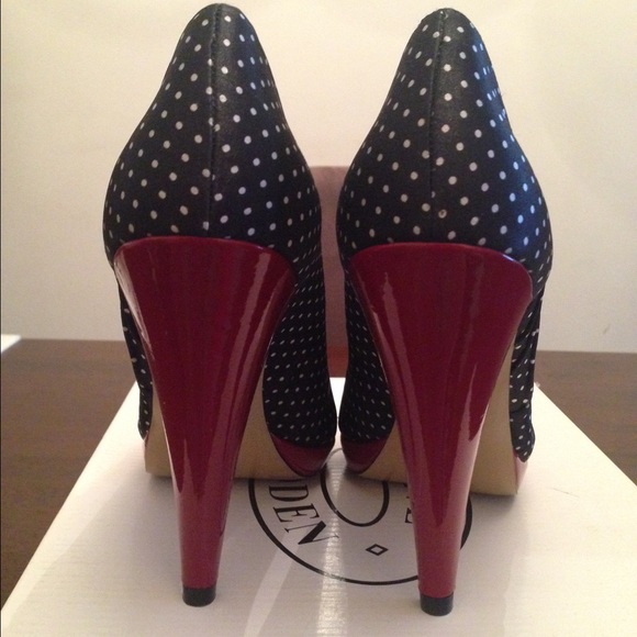 ‼️SOLD‼️ Steve Madden Richh Pumps - Black & White - Picture 3 of 4