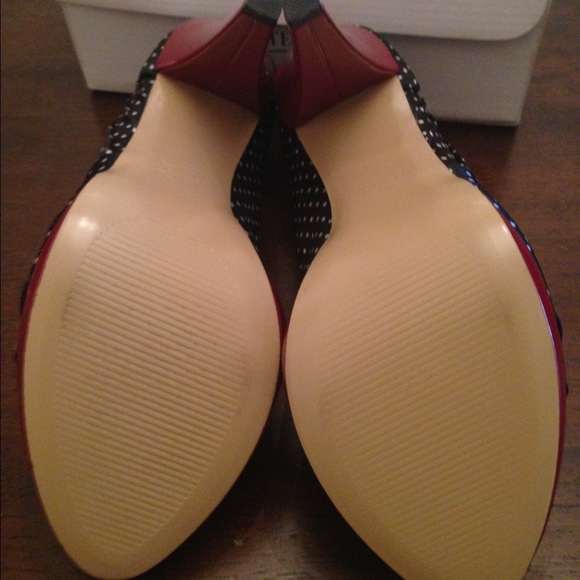 ‼️SOLD‼️ Steve Madden Richh Pumps - Black & White - Picture 4 of 4