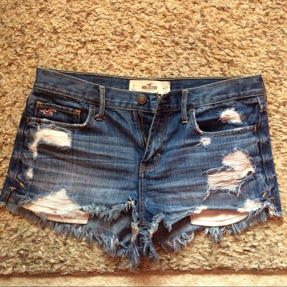 HOLLISTER CO HIGH WAISTED SHORTS