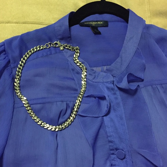 💯 Authentic Banana Republic necklace