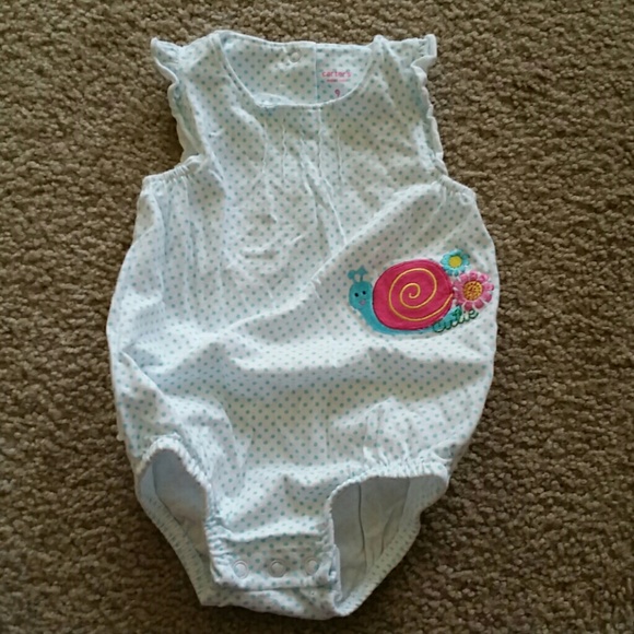 Cute onsie with ruffled back sized 6-9mos