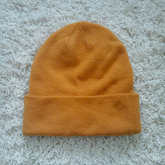 H&M × Fitted Cap (*SOLD ON DEPOP*)