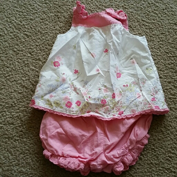 Girls 2pc outfit size 6-9mos