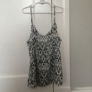 🚫SOLD🚫 Black and white tank