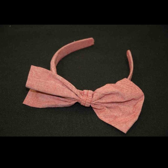 Pink headband with bow. 🎀