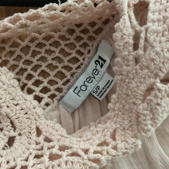FOREVER 21 FLOWY BLUSH BLOUSE SIZE SMALL - Picture 2 of 3