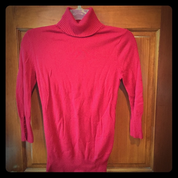 Deep red 3-quarter length thin sweater