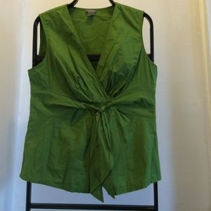 Ann Taylor structured green 12p v-neck blouse