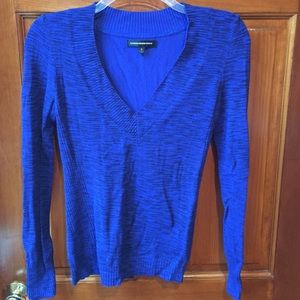 Blue and black stretchy v-neck