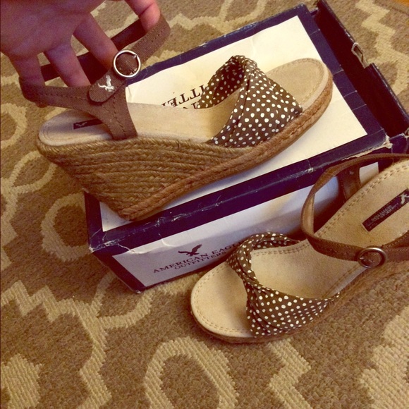 American eagle polka dot wedges