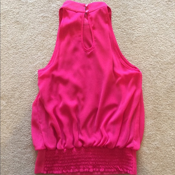 Dark pink sleeveless top with ruffles - Picture 3 of 3