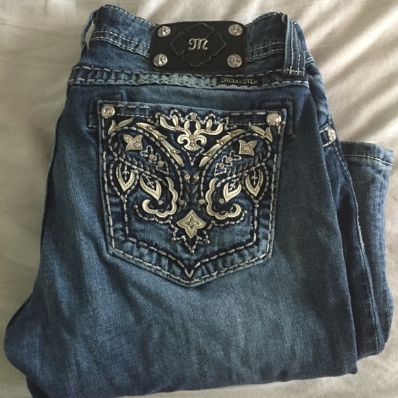 Miss me boot cut size 31, only worn twice!