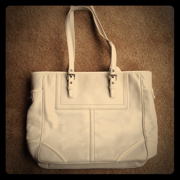 Authentic coach white leather tote shoulder bag